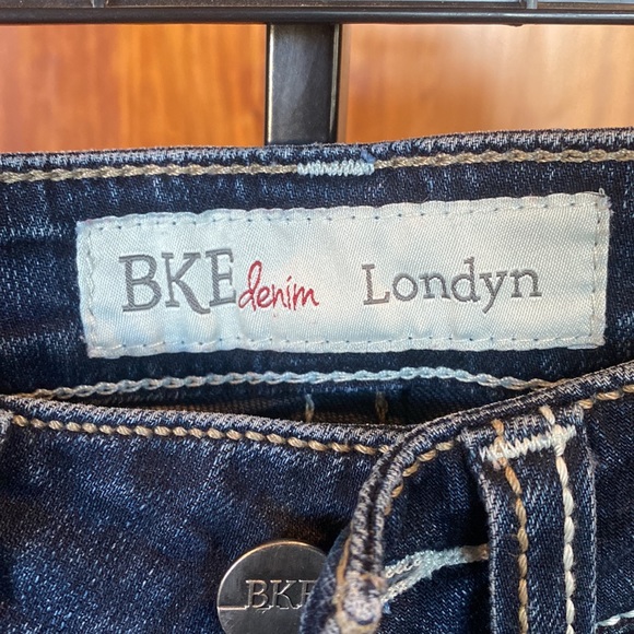 BKE Denim Londyn Jeans Size 25 L - Picture 4 of 8